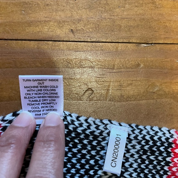 NY&Co poncho cardigan with front pockets. Size XS - Picture 6 of 6